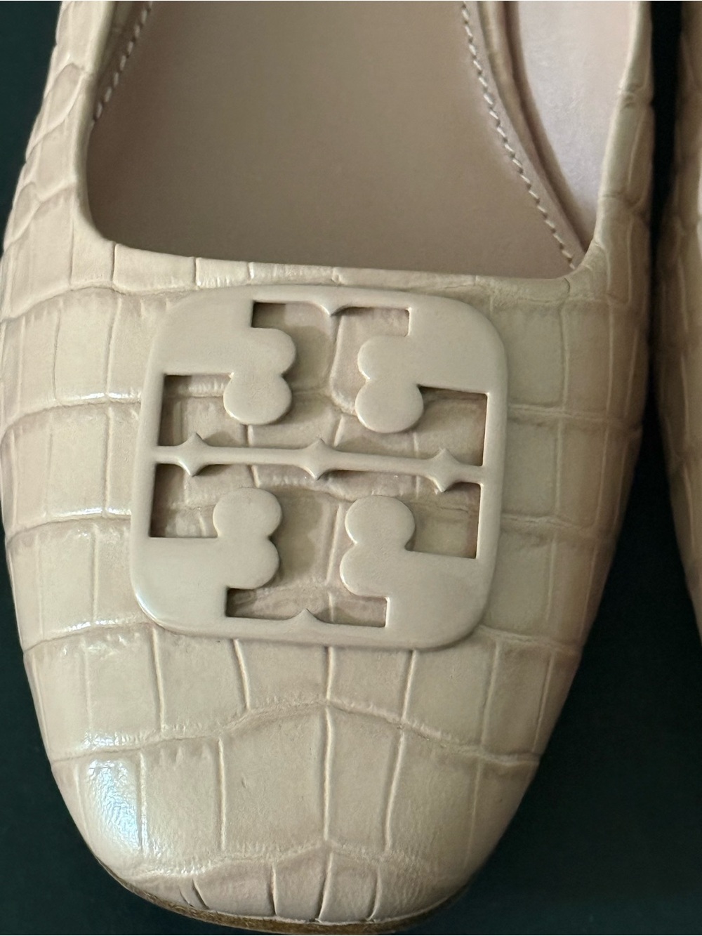 Tory Burch Croc-Embossed Logo Ballet Flats in Taupe Size 11 - Picture 10 of 10